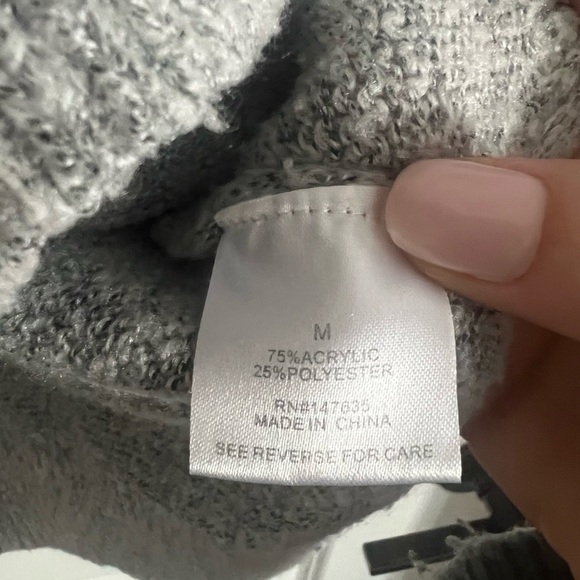 Free Generation - Boutique Acrylic Decal Sweater - Picture 6 of 7